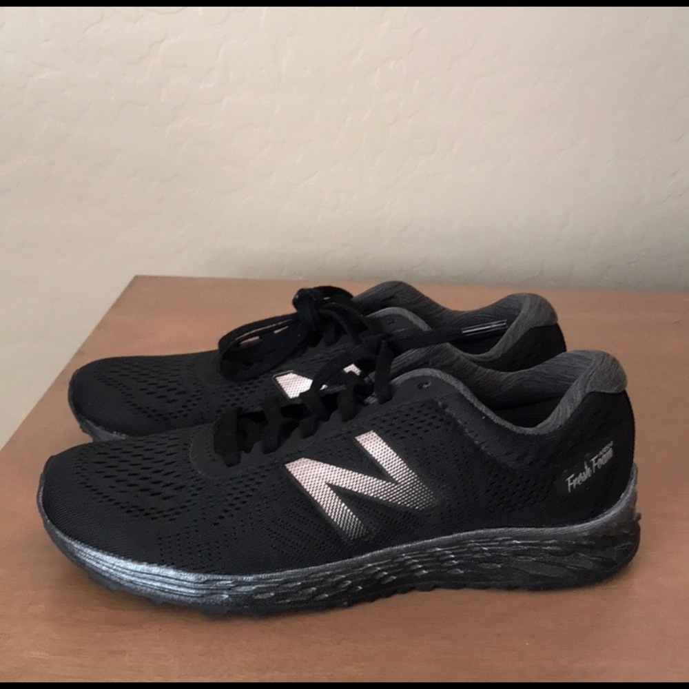 New Balance Fresh Foam Women sz 7.5 black